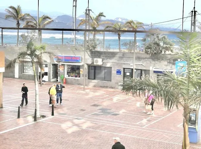 Homeforguest Listen To The Waves By Canteras *