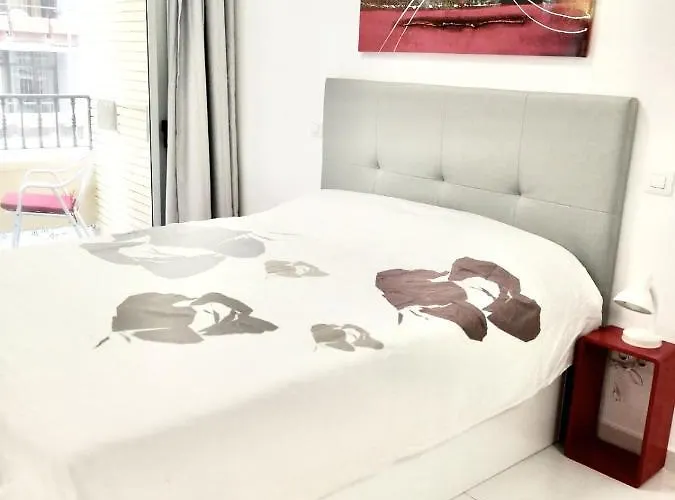 Homeforguest Listen To The Waves By Canteras