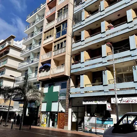 Apartment Homeforguest Listen To The Waves By Canteras *