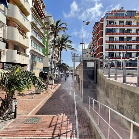 Apartment Homeforguest Listen To The Waves By Canteras *