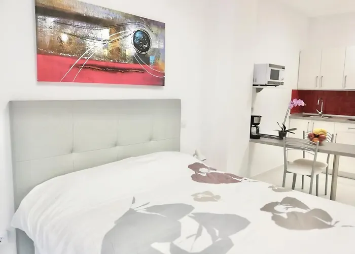 Apartman Homeforguest Listen To The Waves By Canteras *