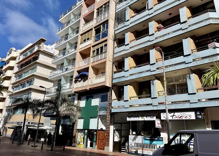 Apartment Homeforguest Listen To The Waves By Canteras *