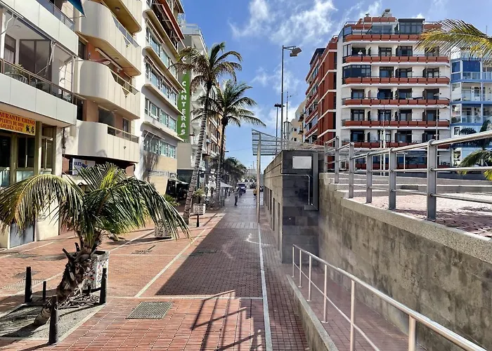 Apartment Homeforguest Listen To The Waves By Canteras *